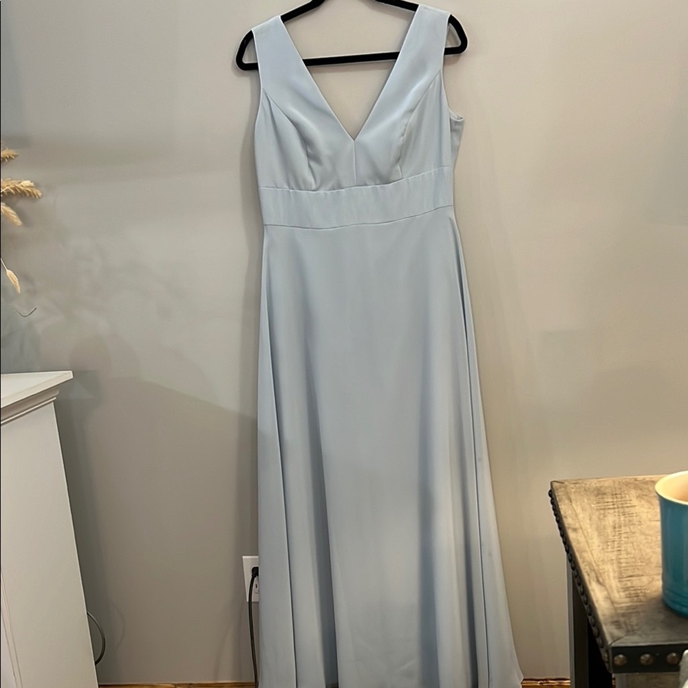Elegant Light Blue Sleeveless Dress